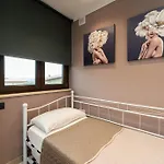 Couette-café Golden House & 4*
