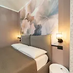 Golden House & Bed & Breakfast 4*