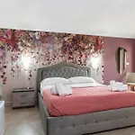 Golden House & 4* Rose