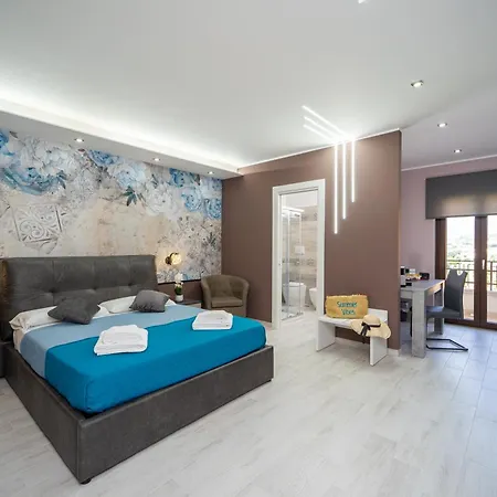 Frühstückspension Golden House & 4*