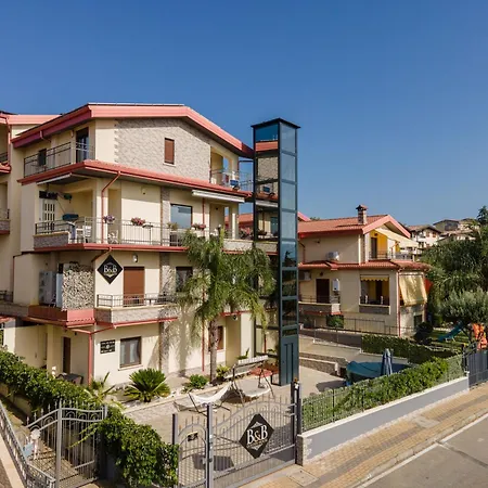 Golden House & B&B 4*