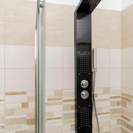 Golden House & 4* Rose