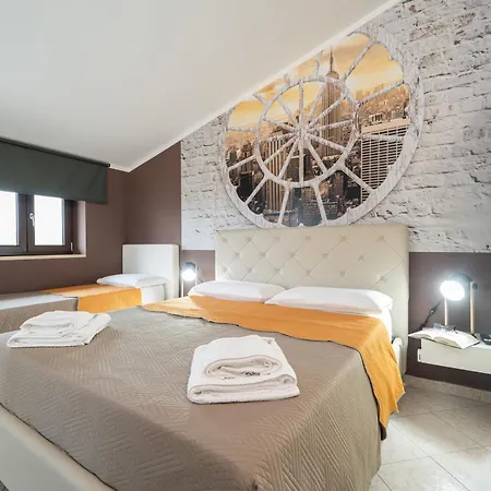 Golden House & Bed & Breakfast 4*