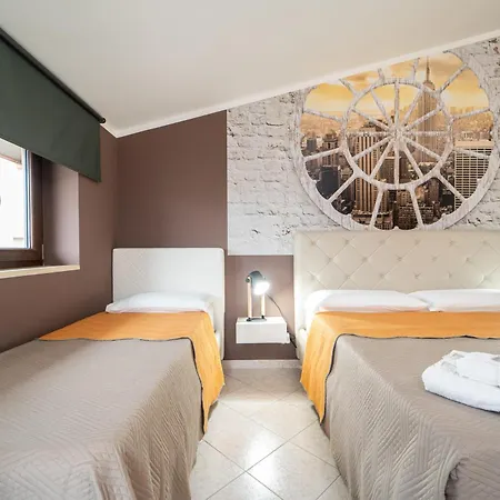 B&B Golden House & Rose