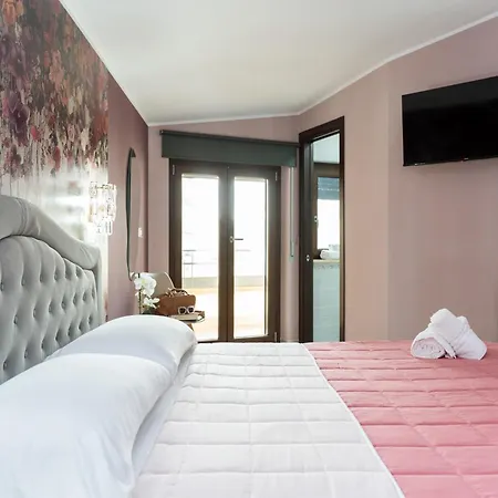 Frühstückspension Golden House & 4*