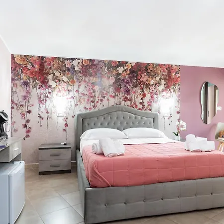 Golden House & B&B Rose