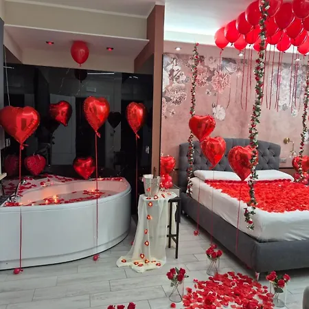 Golden House & 4* Rose