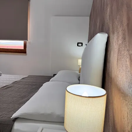 Golden House & Frühstückspension 4*