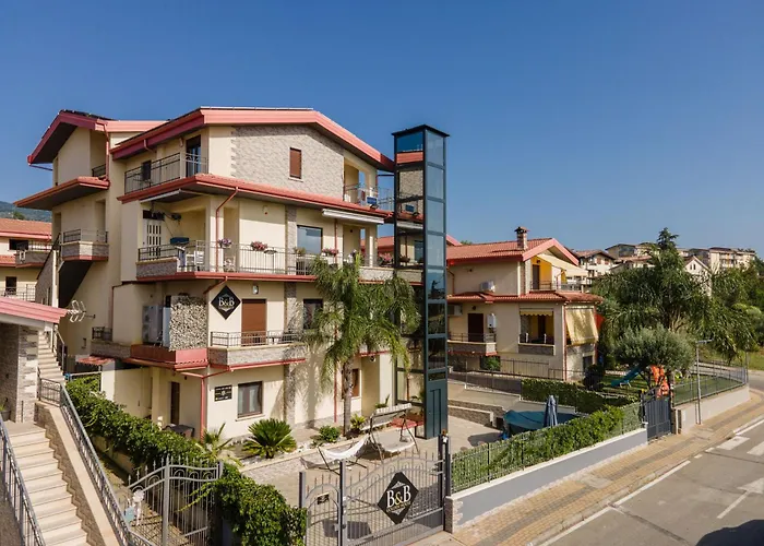 Golden House & 住宿加早餐酒店 4*