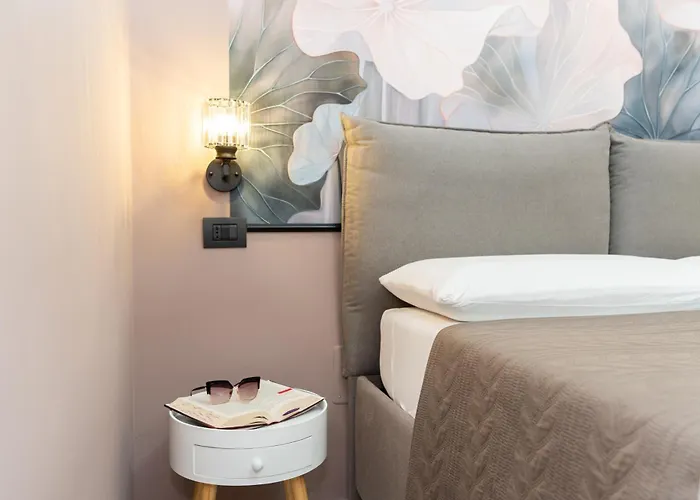 Golden House & לינה וארוחת בוקר 4*