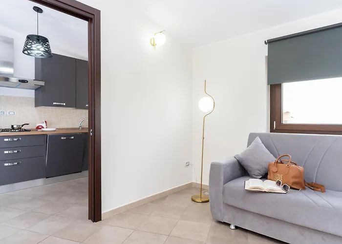 Golden House & לינה וארוחת בוקר Rose