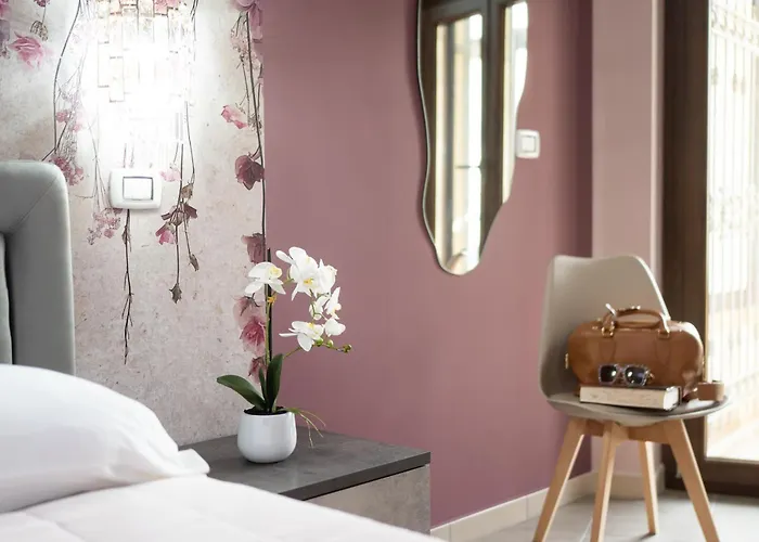 Golden House & לינה וארוחת בוקר Rose