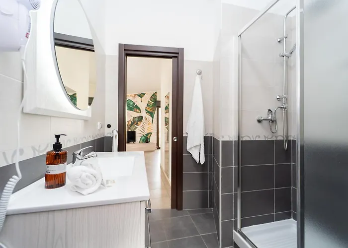 住宿加早餐酒店 Golden House & Rose